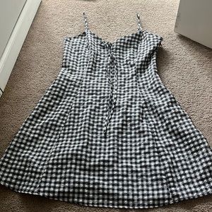 Plaid sweetheart neckline dress. Cotton-On, flattering, figure sculpting.